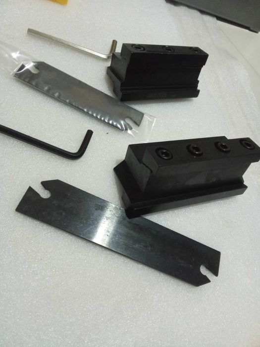 Suporte  corte  25mm para torno + 10 pastilhas de 3mm BOA QUALIDADE.