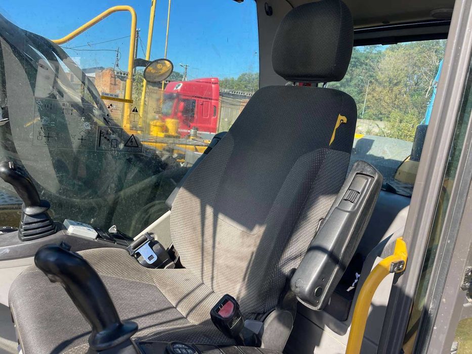 продам екскаватор  volvo ec220dl