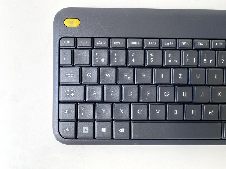 Teclado Logitech K400+ Wireless Touchpad integrado