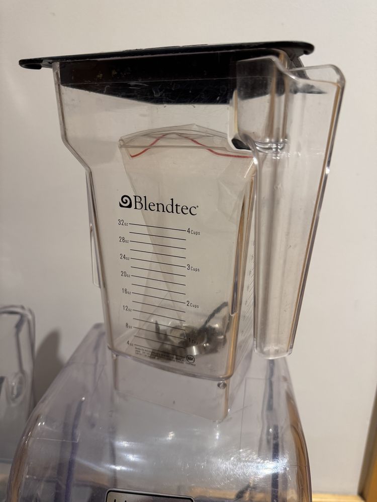Zestaw: Blendtec Q-series plus drugi na czesci. Blender kielichowy