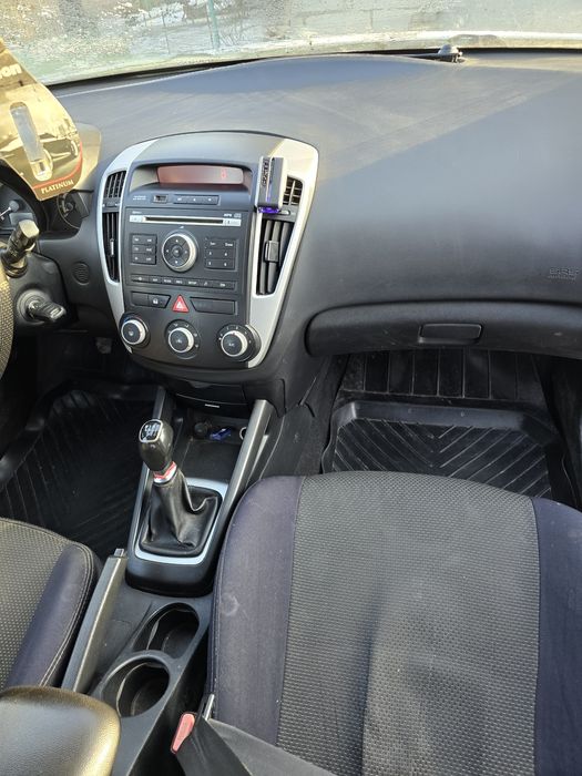 Продам Kia ceed 2010