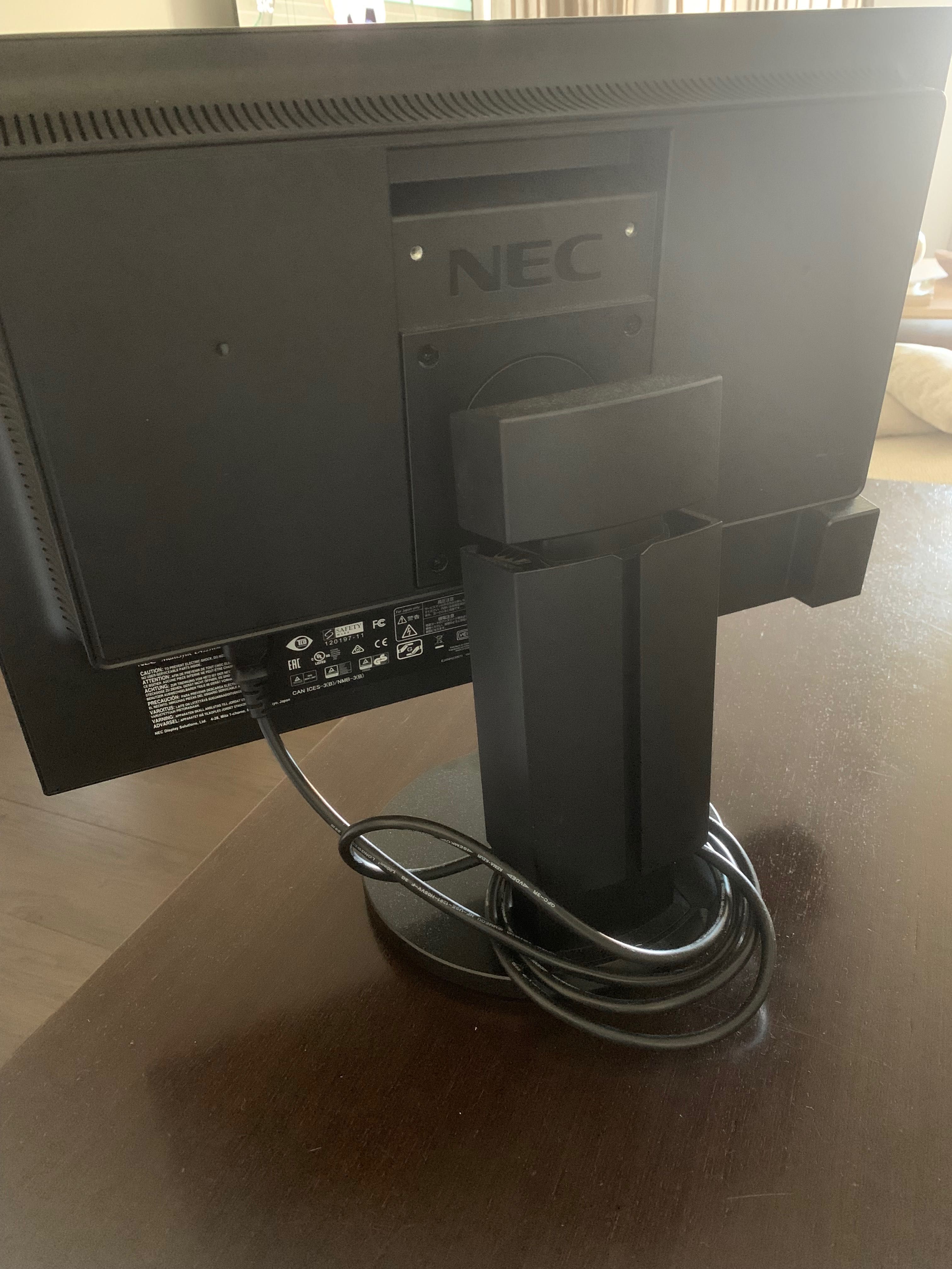 Monitor de computador cor preta em bom estado