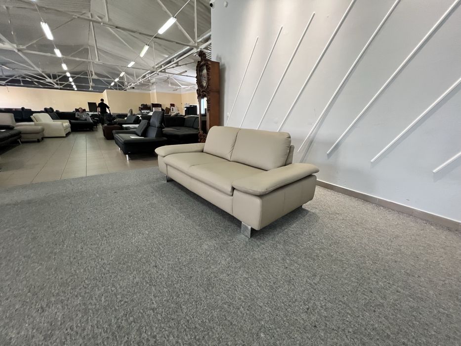 Диван шкіряний бежево світлий