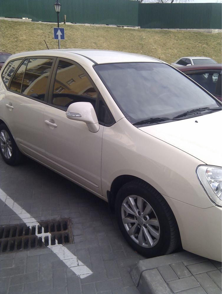 Авто KIA Carens 2011 дизель 120 т. км.