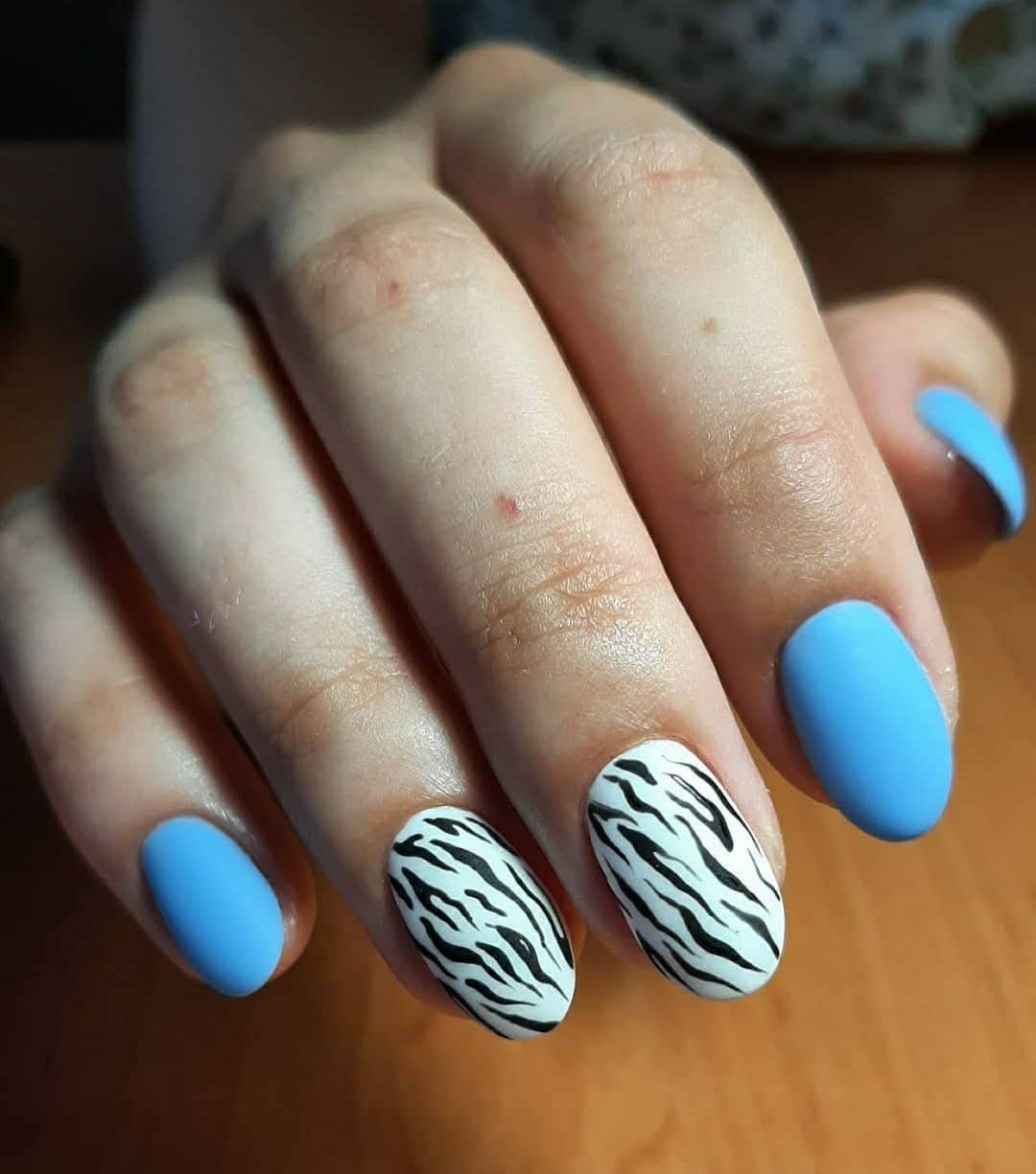 Manicure w Józefowie
