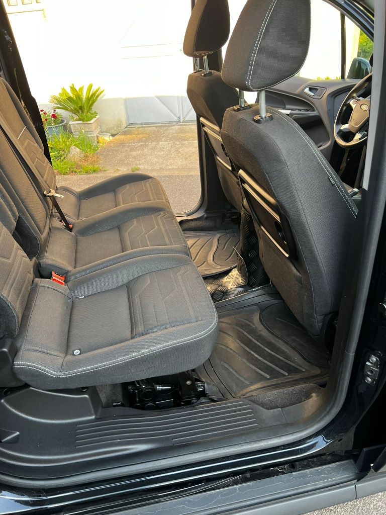 Ford Tourneo Connect como nova