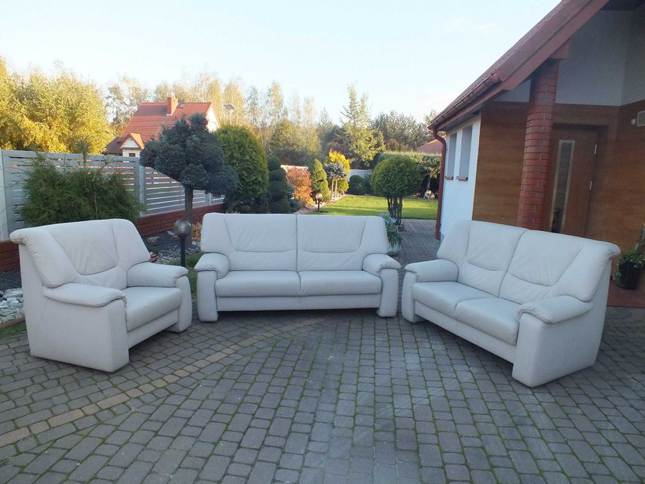 Komplet wypoczynkowy skórzany 3+2+1 firm Himolla. Kolor jasnoszary