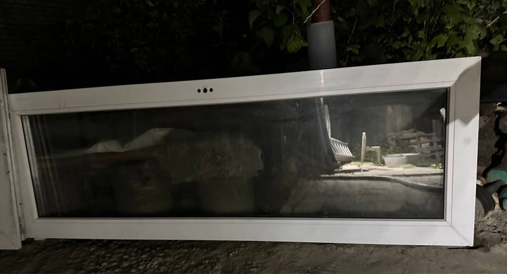 Продам  вікно трохстворчате