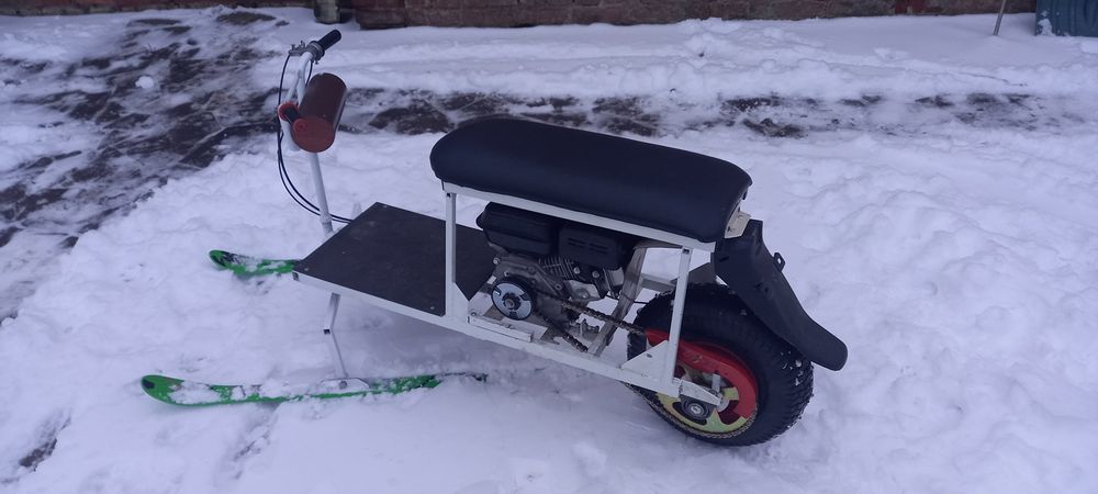 Снегоход мотосани рыбацкий двух местный.