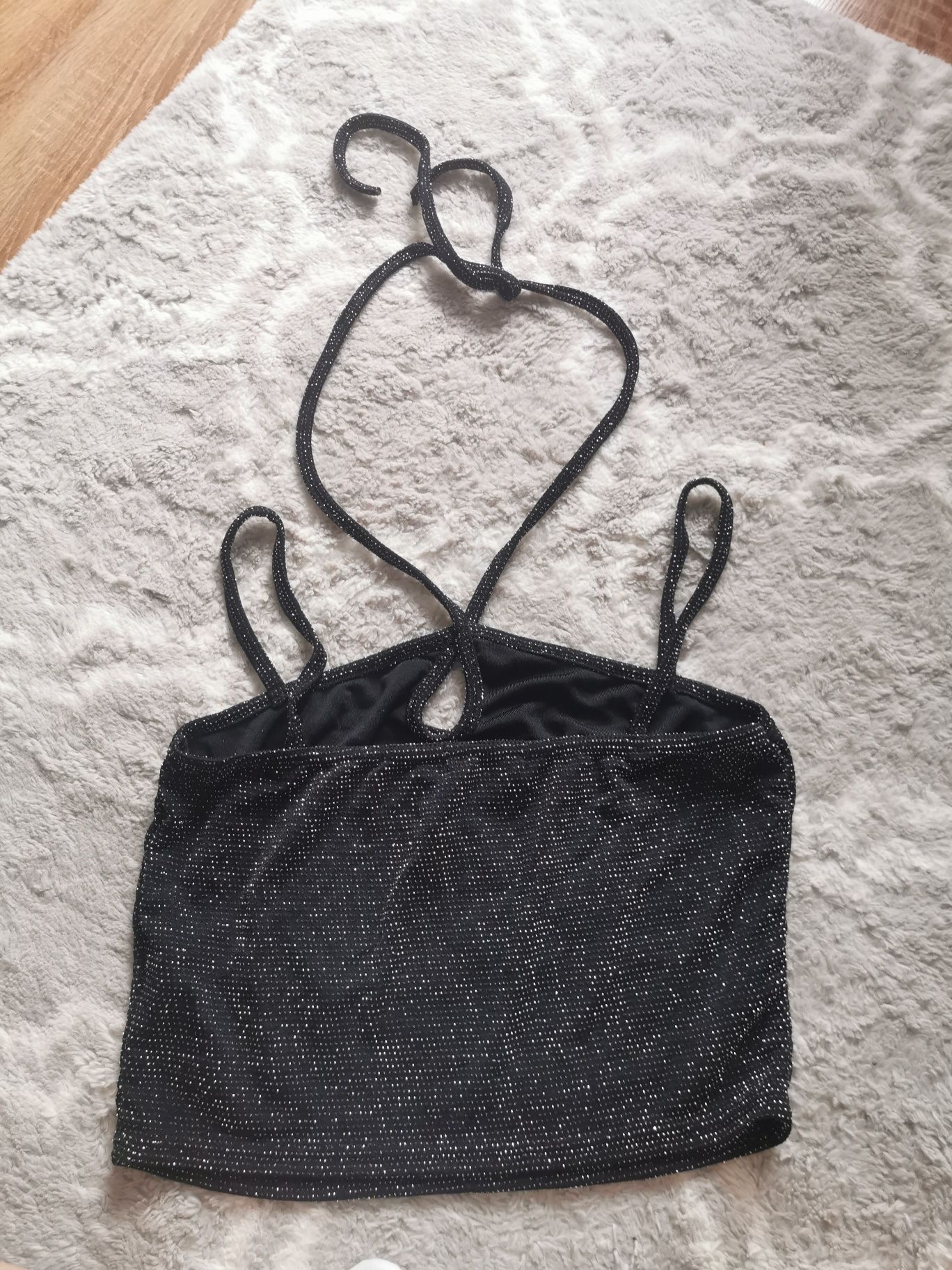 Czarny top ze srebrną nitką M