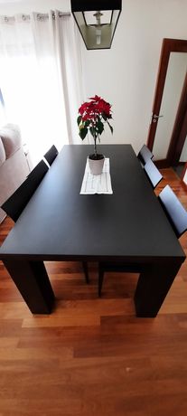 Mesa jantar cerejeira preta + cadeiras