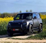 Wynajem jedyny w Polsce LAND ROVER DEFENDER 90 75th Edition lotnisko