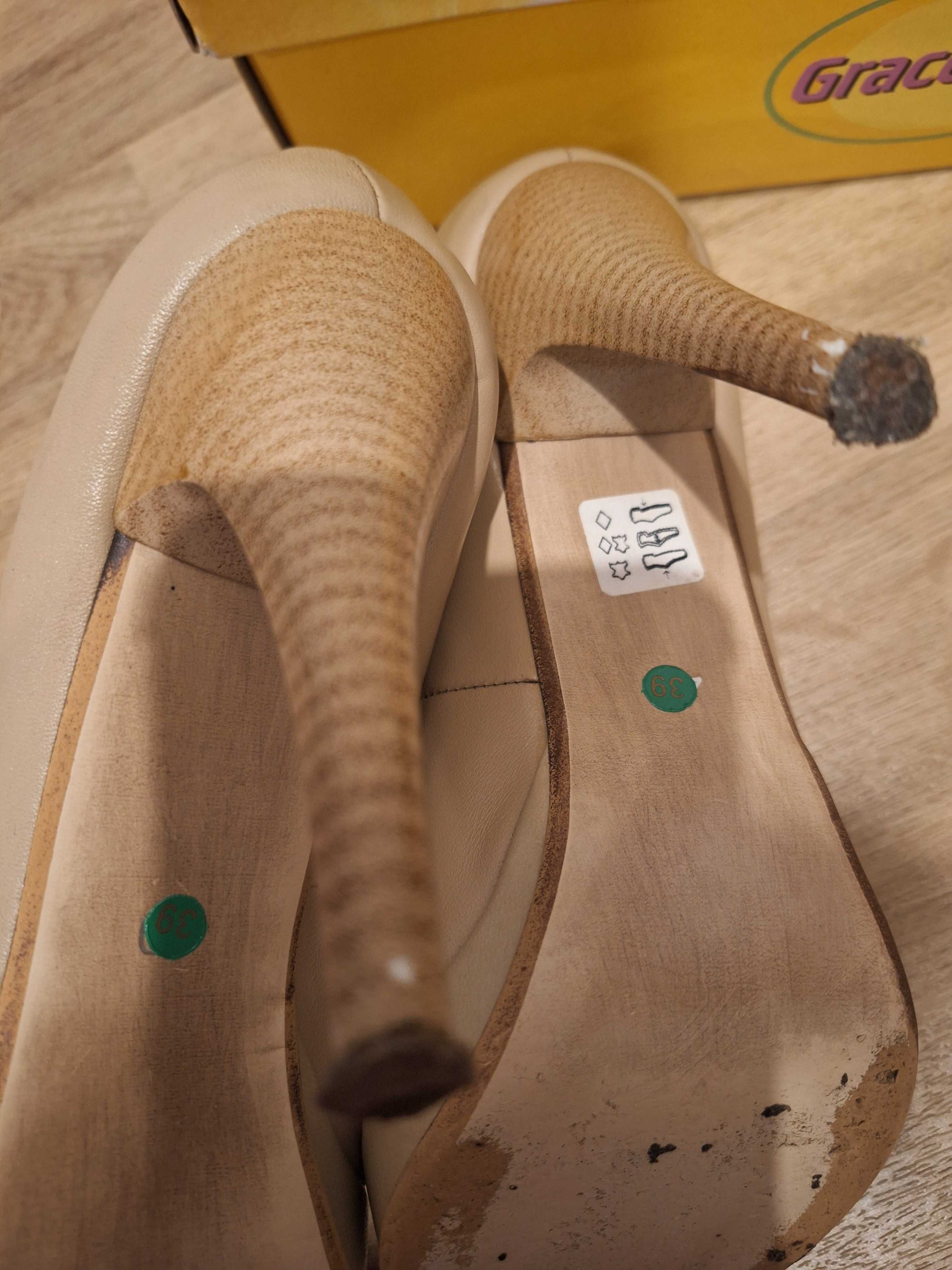 Buty na obcasie platformie wysokie szpilki beżowe czółenka