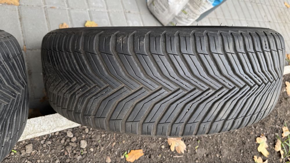 Kola 18 5x114,3 oponami całorocznymi Michelin Crossclimate 2 215/55R18