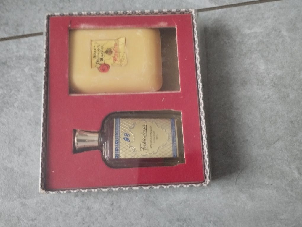 Luxusowy zestaw Fochtenberger Kölnisch Wasser
Perfumy vintage