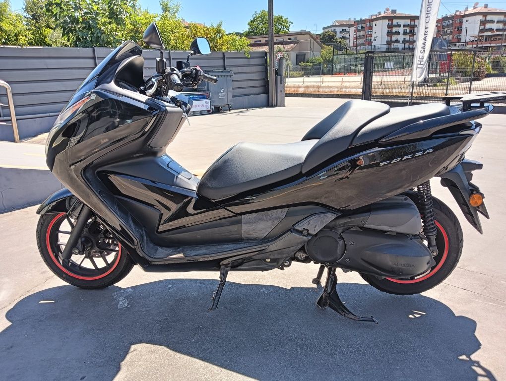 Scooter Honda Forza 300