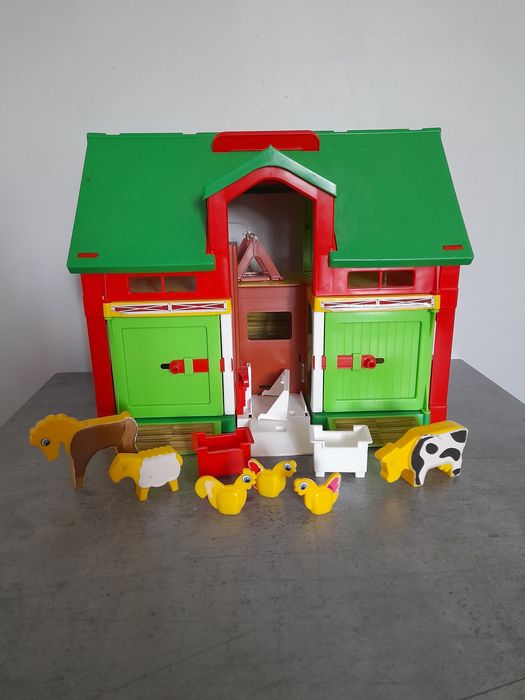 Wielka farma domek