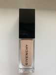 Тональна основа для обличчя Givenchy Prisme Libre Skin-Caring Glow