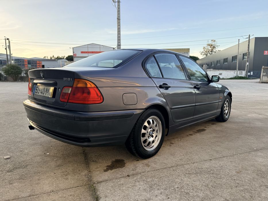 BMW 318i a Gasolina
