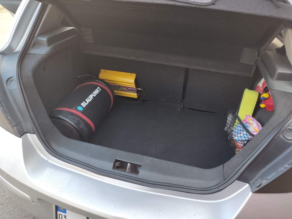 Сабвуфер Blaupunkt xlt 200