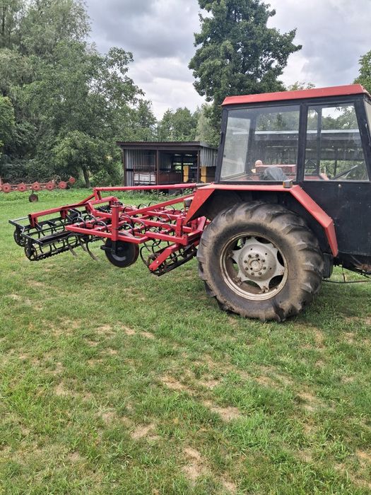 Agregat z przednimi wałkiem i dociskiem