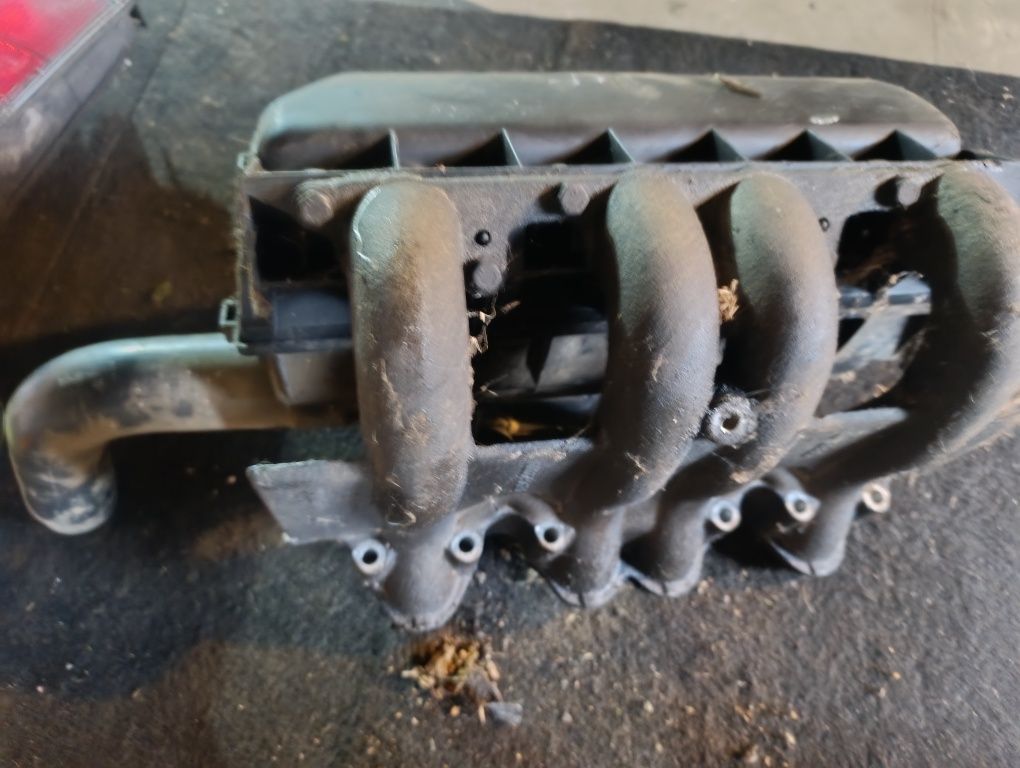 Dolot powietrza kolektor ssący volkswagen golf 2 1,6 td
