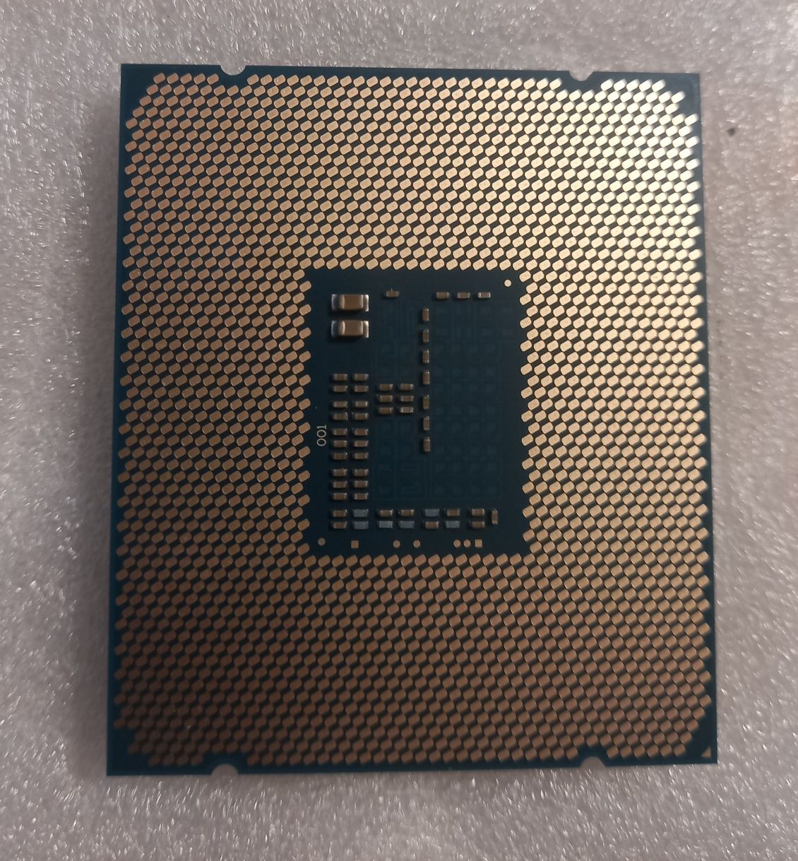 Процессор 6 ядер/12 потоков Intel Xeon E5 2620v3