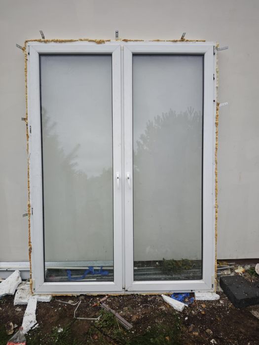 Duże okno balkonowe 170x230 dwuskrzydłowe po demontażu