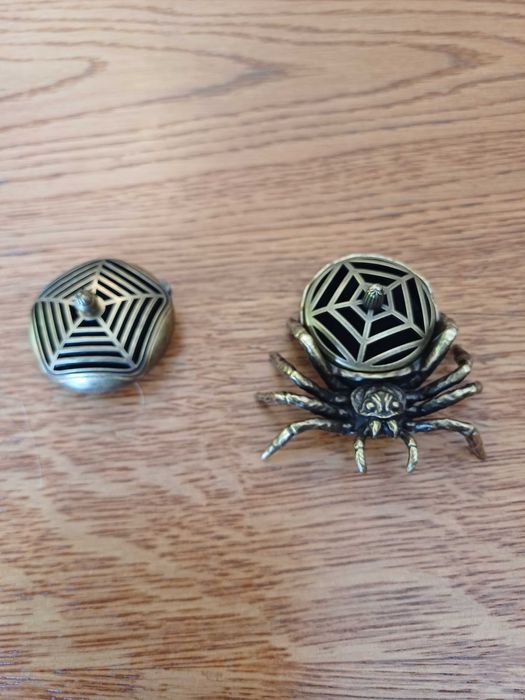 Uroczy pająk ze szkatułką plus dodatkowa szkatułka na pierścionki