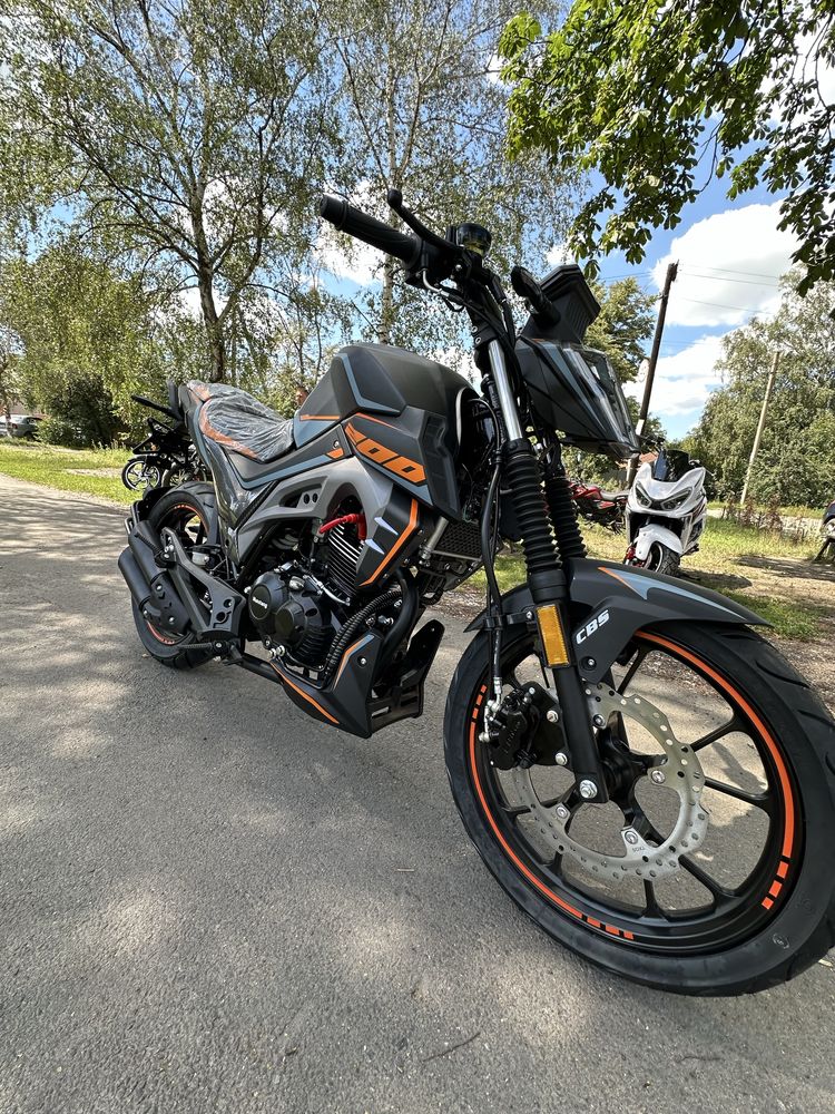 Продам Musstang ST200