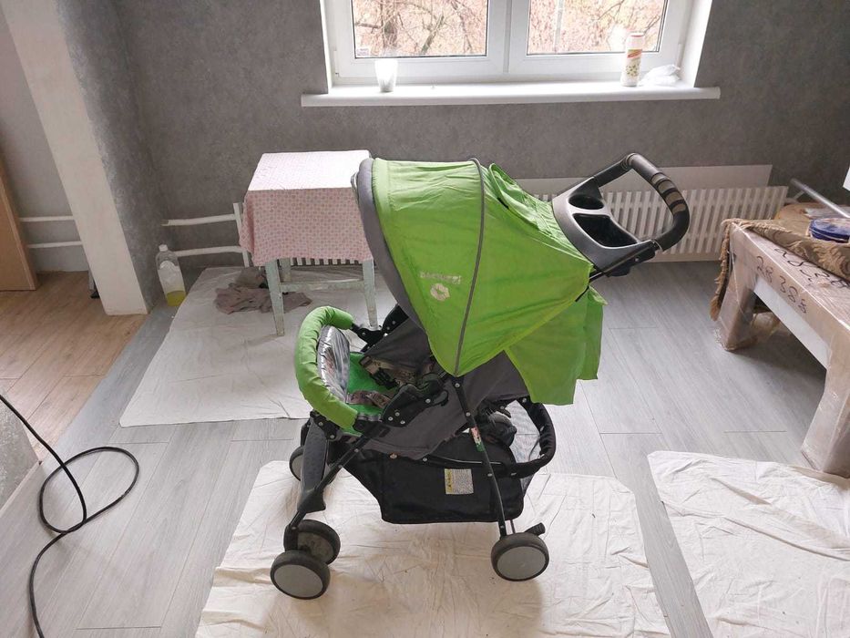 Коляска для малечі у гарному стані