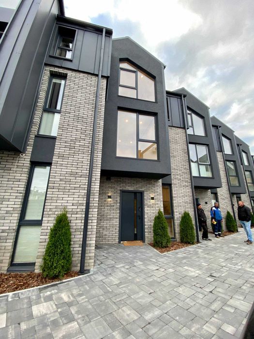 Продаж 5к таунхауса Райдужна 38 Софіївська Борщагівка