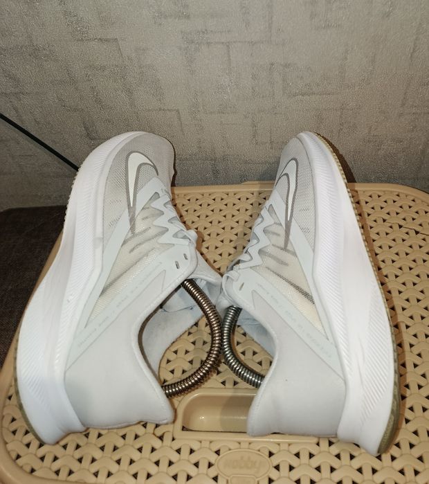 Кросівки фірми Nike 40 розміру