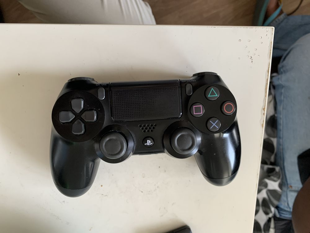 Comando PS4 Original – 15€ (Ótimo Estado)