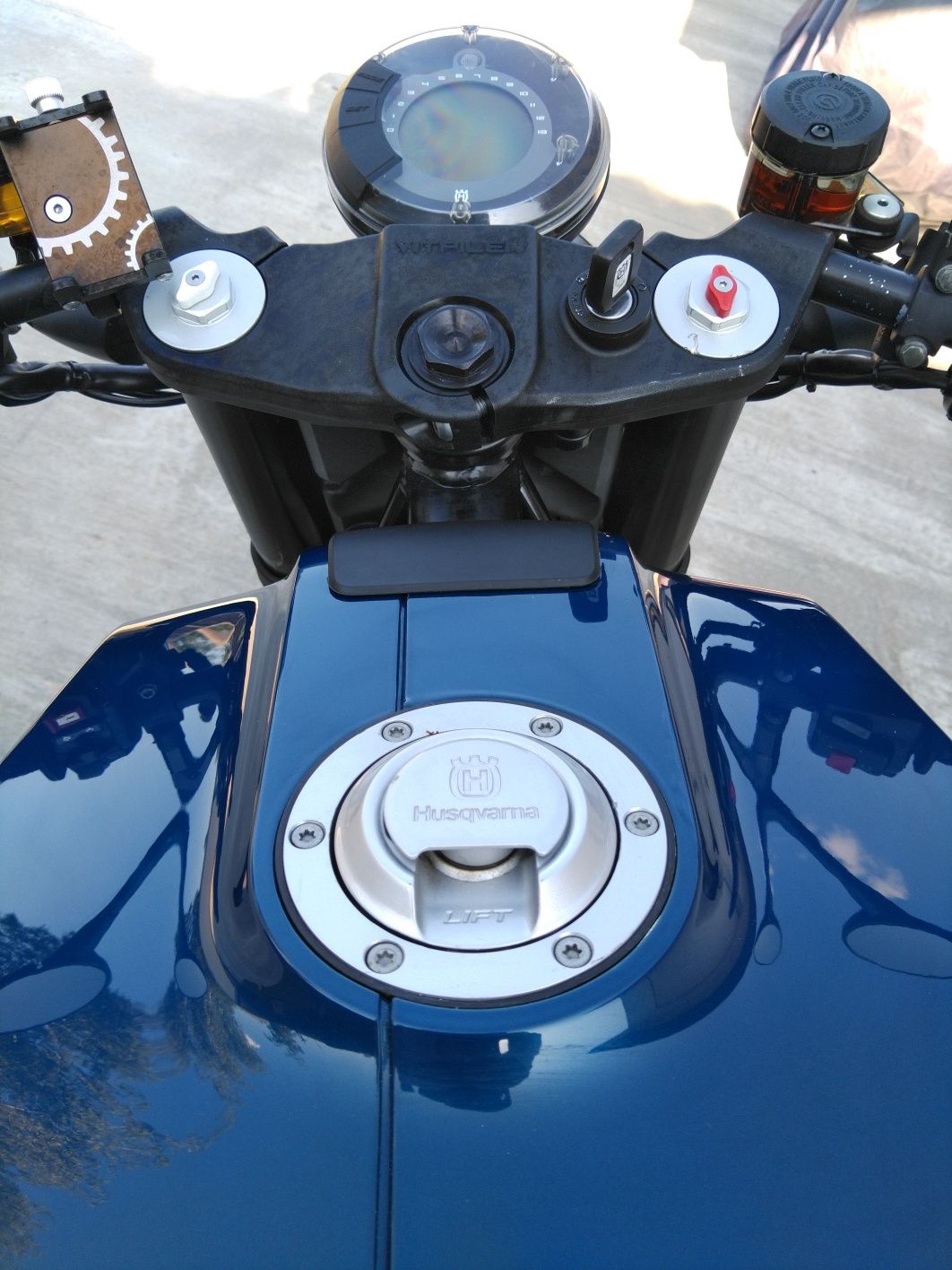 HUSGVARNA 701 / KTM 690 /Huskvarna Svartpilen 401