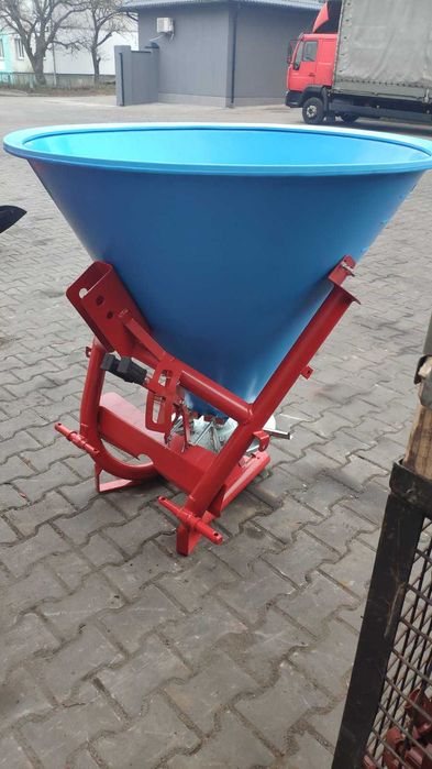 Розкидач добрив лійка Польща гідравліка