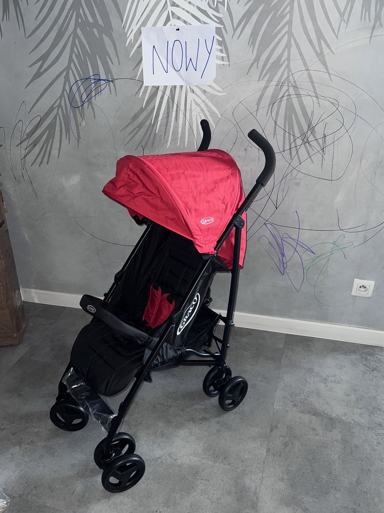 Wózek spacerowy dla dziecka typu parasolka