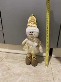 Сніговик-дівчинка новорічний
