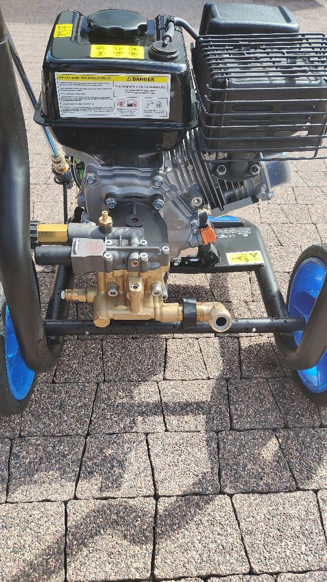 Myjka ciśnieniowa spalinowa ROOMARK 3600 PSI