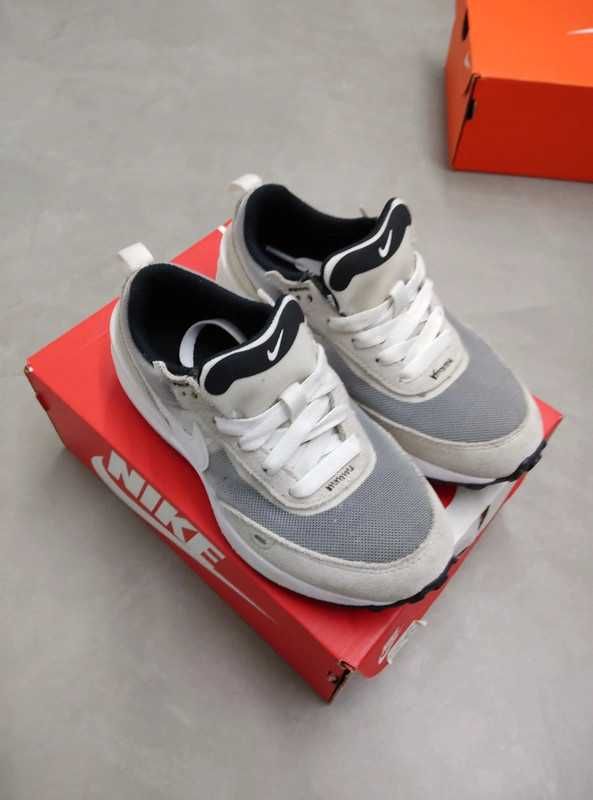 Várias Sapatilhas - Tamanho 28 e 30 - NIKE e ADIDAS - Novas