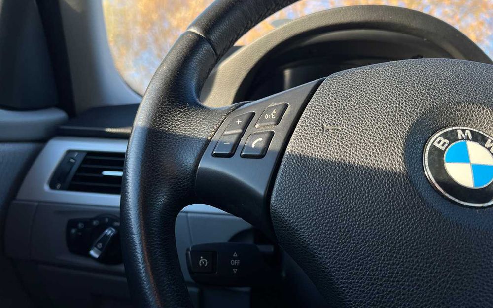 BMW 320 I 2010 рік