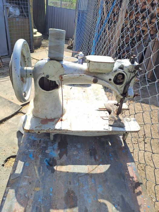 Продам Швейну Машину