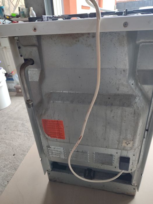 Газова плита Gorenje в робочому стані