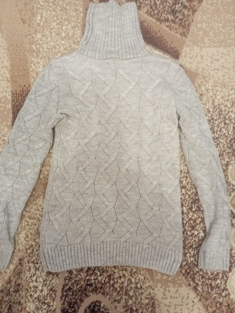 Теплий, зимовий светр