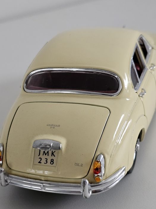Jaguar mark II z 1959 maisto skala 1/18