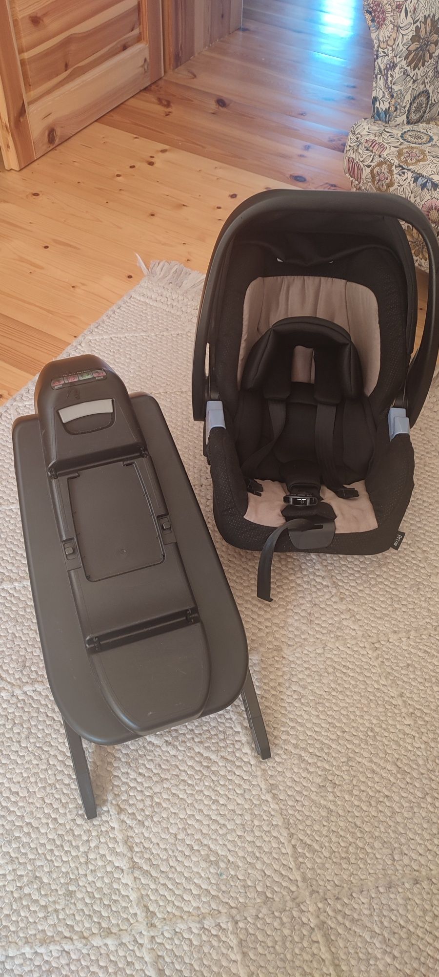 Fotelik Recaro Privia 0-13 kg + baza ISOFIX