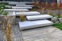 Lewitujące schody do ogrodu na taras z BETONU Architektonicznego