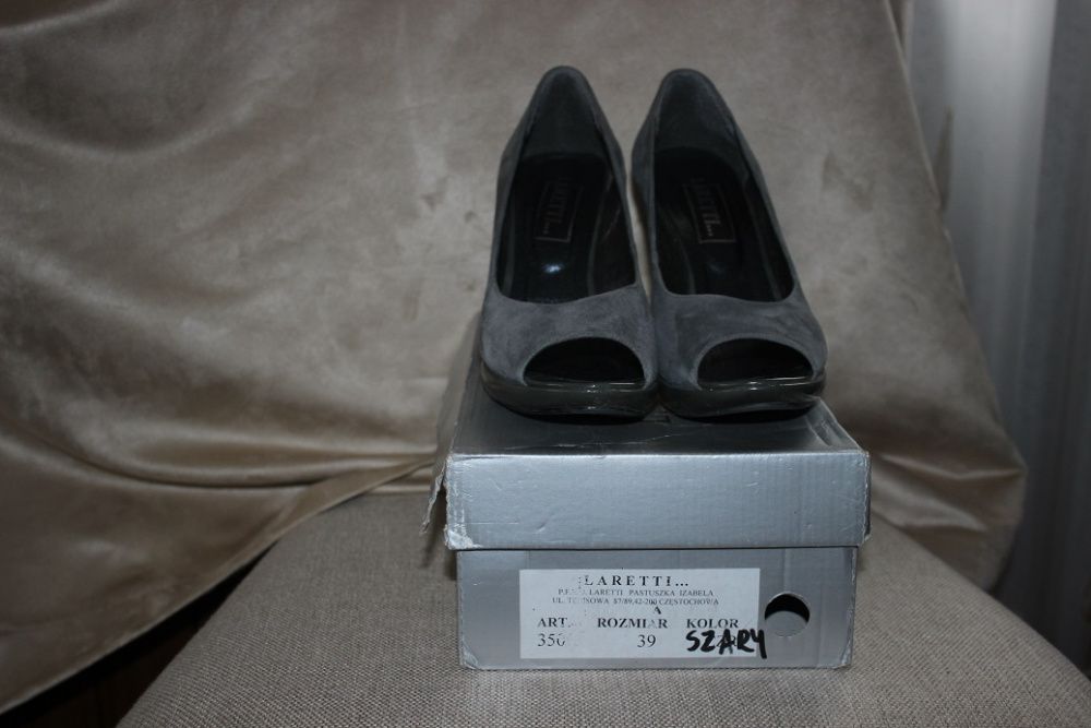 Czółenka szare zamszowe skórzane