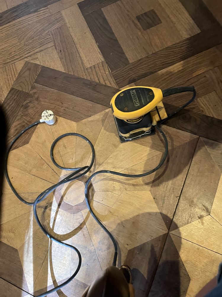 Szlifierka oscylacyjna dewalt dc26411