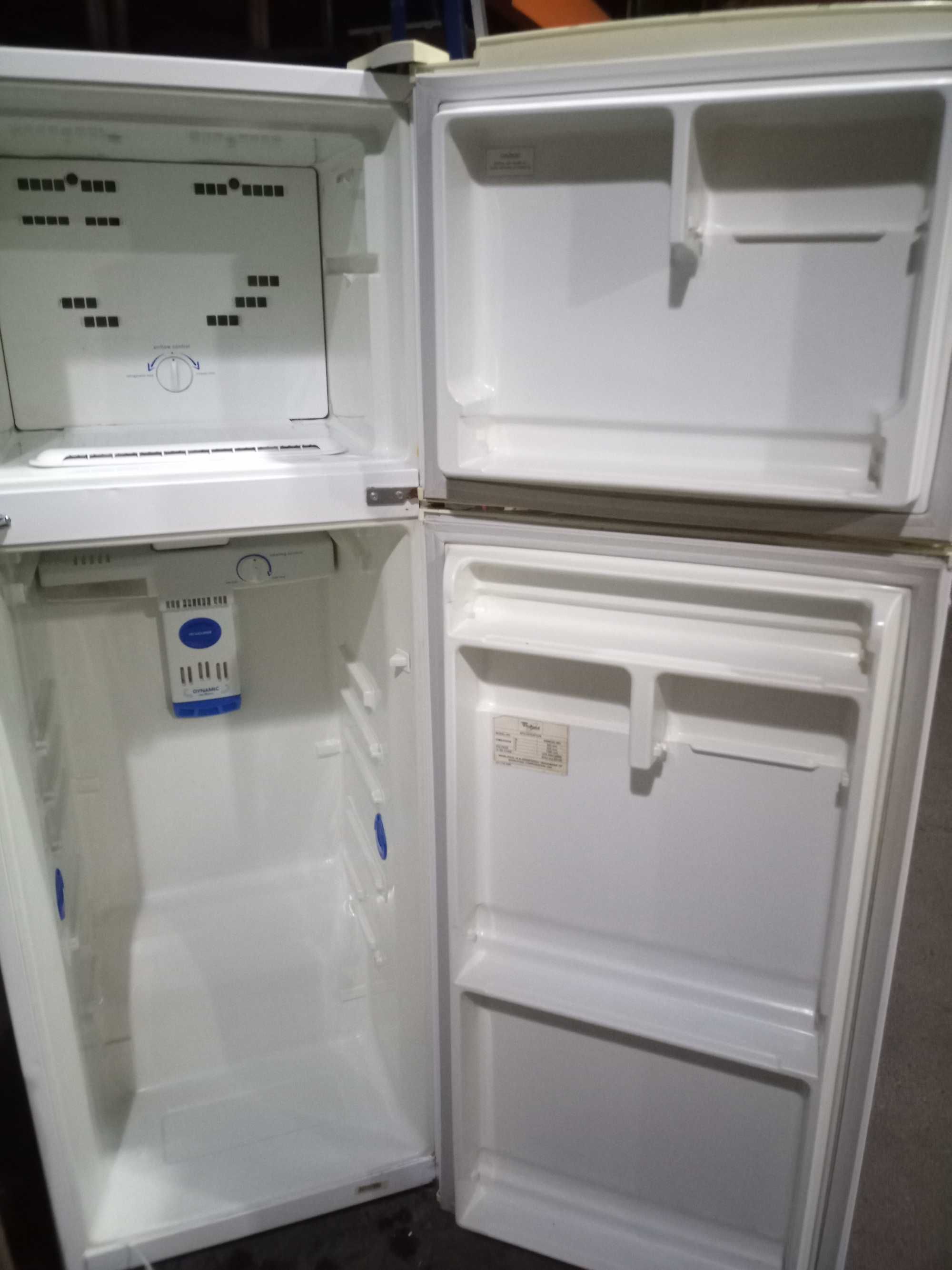 Холодильник Whirlpool б/в
